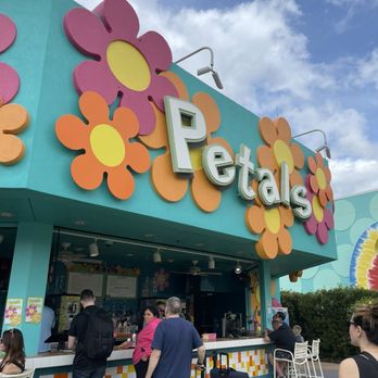 Petals Pool Bar - Bars Near Me - Lake Buena Vista, Florida Petals Pool Bar - Bars Near Me - Lake Buena Vista, Florida