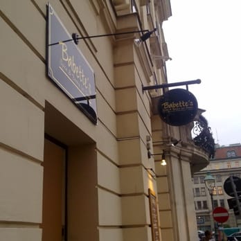 Babette's - Bookstores Near Me - Vienna, 9