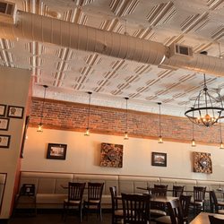 Wholly Smokin' Downtown - Dining area