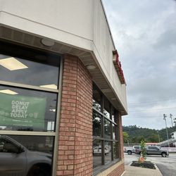 Tim Hortons - Side of the restaurant