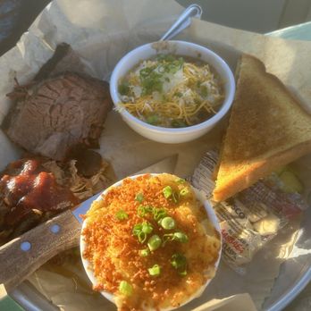 Del's Hideout - 2 Meat Combo with Brisket Chili Bowl and Mac & Cheese - Barbeque Near Me - San Diego, California Del's Hideout - 2 Meat Combo with Brisket Chili Bowl and Mac & Cheese - Barbeque Near Me - San Diego, California