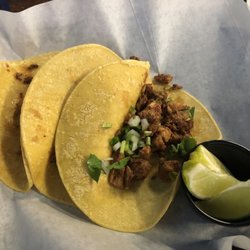 Ace's Sports Hanger - Dried out chicken with almost nothing else in their street tacos