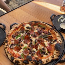 Tap Deck - Vegetarian pizza with pepperoni added