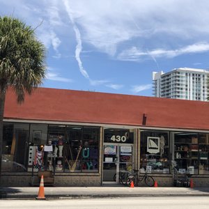 FLAMINGO FLEA - 17 Photos - 280 SW 6th St, Fort Lauderdale, Florida