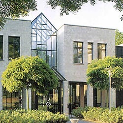b.i.b. International College