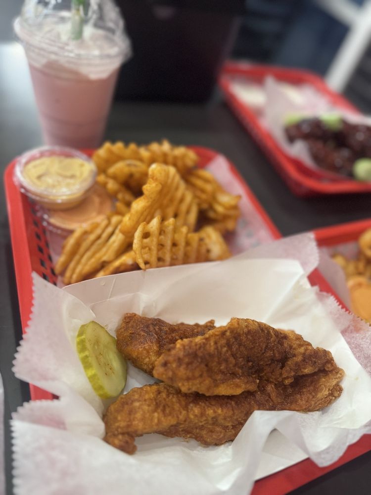 Food from Hangry Joe's Hot Chicken & Wings