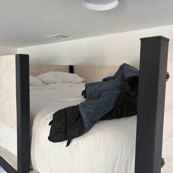Field Station - The unfortunately placed top bunk in the double bunk room - Hotels Near Me - Yucca Valley, California Field Station - The unfortunately placed top bunk in the double bunk room - Hotels Near Me - Yucca Valley, California