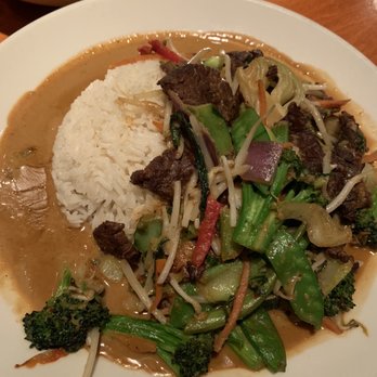 Big Bowl - Steak stir fry with Panang Curry sauce - Chinese Near Me - Schaumburg, Illinois Big Bowl - Steak stir fry with Panang Curry sauce - Chinese Near Me - Schaumburg, Illinois