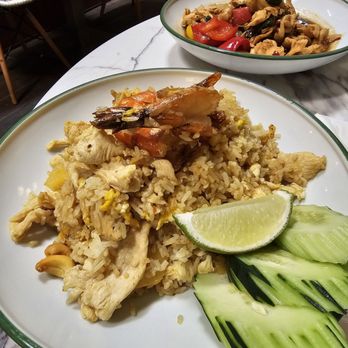 Kin Long Beach - Pineapple Fried Rice and Garlic & Basil Chicken - Thai Near Me - Long Beach, California