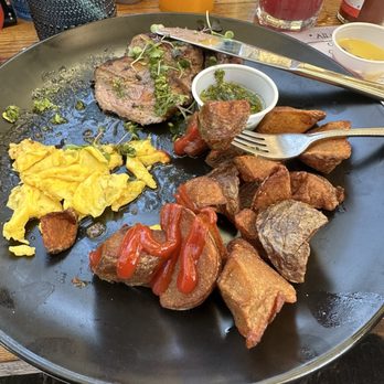 Cafe on 27 - Steak and eggs with potatoes. Velvet lemonade and fresh OJ - Breakfast & Brunch Near Me - Topanga, California Cafe on 27 - Steak and eggs with potatoes. Velvet lemonade and fresh OJ - Breakfast & Brunch Near Me - Topanga, California
