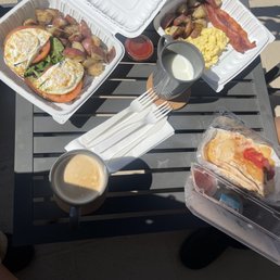 Our yummy breakfast ont in this really nice balcony set ! Our yummy breakfast ont in this really nice balcony set !