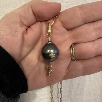 Sofia Kaman Fine Jewels - Black Tahitian pearl with gold accents. - Jewelry Near Me - Santa Monica, California