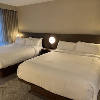 AC Hotel Old Montreal - Room - Hotels Near Me - Montreal, Quebec AC Hotel Old Montreal - Room - Hotels Near Me - Montreal, Quebec