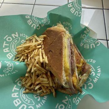 Cubatón Sandwich Shop - Cuban Near Me - Miami Beach, Florida