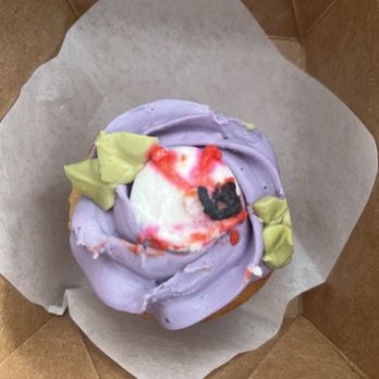 Erin McKenna's Bakery - Halloween cupcake - Bakeries Near Me - Orlando, Florida Erin McKenna's Bakery - Halloween cupcake - Bakeries Near Me - Orlando, Florida