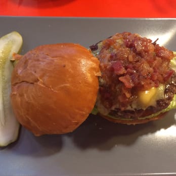 Clive's Midtown Diner - Blue and bacon burger - Milkshake Bars Near Me - London, XGL Clive's Midtown Diner - Blue and bacon burger - Milkshake Bars Near Me - London, XGL