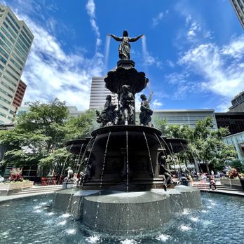 Fountain Square - 6.5.22 - Music Venues Near Me - Cincinnati, Ohio