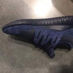 Champs 14511 - Various newer shoes here. They don't carry a lot but they always carry the hot stuff.