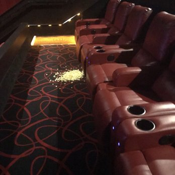 AMC Crestwood 18 - Cinema Near Me - Crestwood, Illinois
