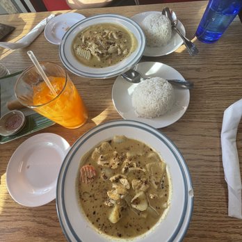 Little Thai - Yellow curry and Thai tea - Thai Near Me - Harker Heights, Texas