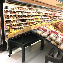 ACME Markets - Hahaha...don't go trying to get hot dogs at the Woodstown Acme!