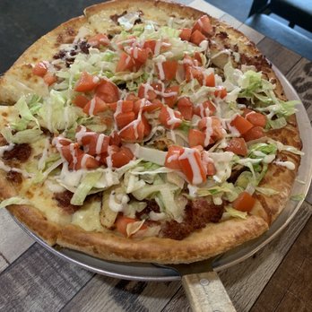 Round Top Burgers And Pizza - Chicken Bacon Ranch Pizza - Pizza Near Me - Guymon, Oklahoma