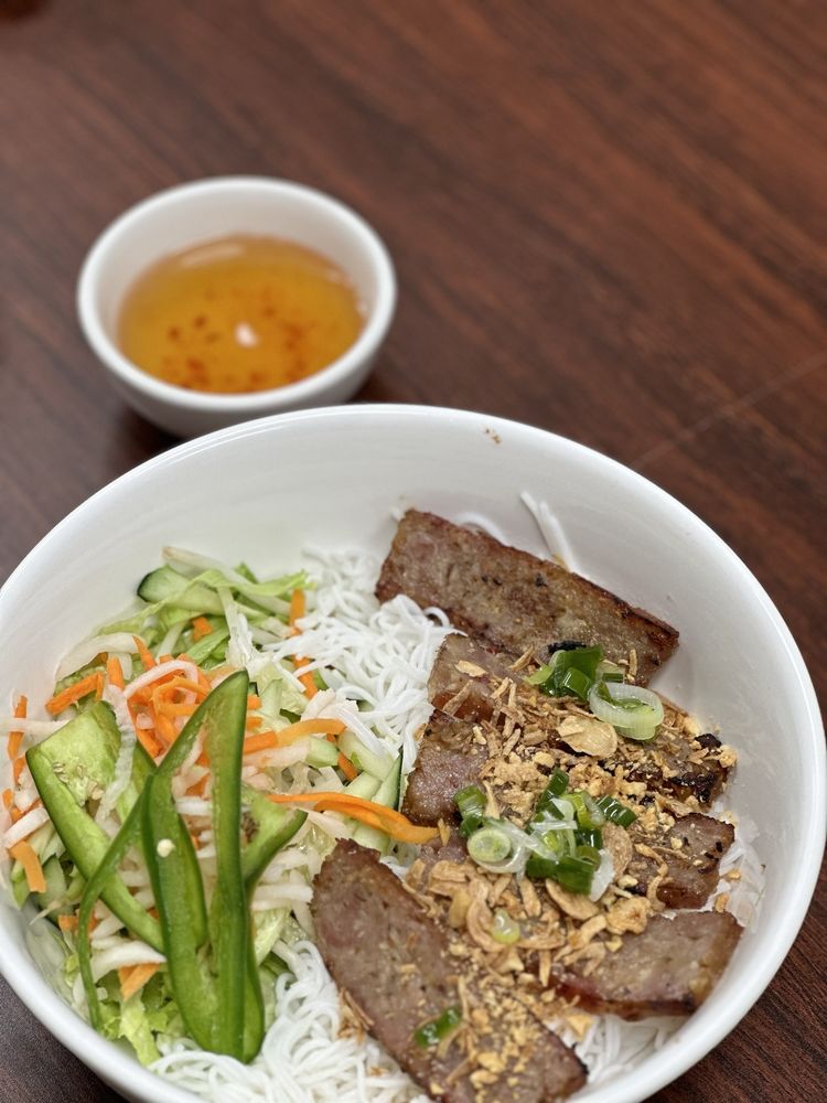 HUONG LAN SANDWICHES AND NOODLES Updated October 2024 40 Photos