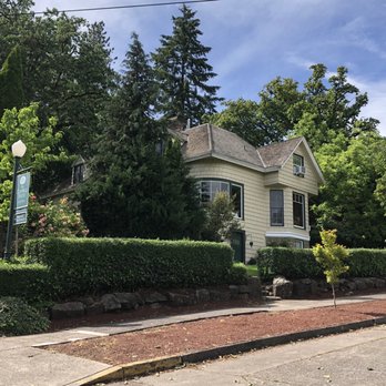 Campbell House Inn - Hotels Near Me - Eugene, Oregon Campbell House Inn - Hotels Near Me - Eugene, Oregon