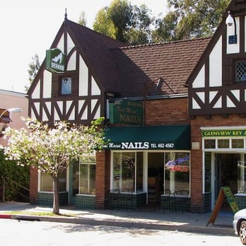 Glenview Key and Lock - Glenview Key & Lock is the storefront on the right. - Keys & Locksmiths Near Me - Oakland, California