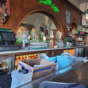 Hennessey's Tavern - Larger first floor bars - Irish Near Me - Hermosa Beach, California Hennessey's Tavern - Larger first floor bars - Irish Near Me - Hermosa Beach, California