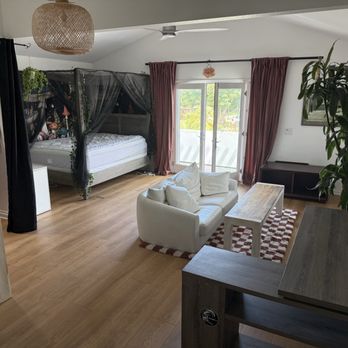 Floor Store & Design Center - Encinitas - Bedroom - Flooring Near Me - Encinitas, California