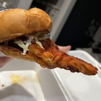 Howdy Hot Chicken - Howdy Sammie - Chicken Shop Near Me - Richmond, Texas Howdy Hot Chicken - Howdy Sammie - Chicken Shop Near Me - Richmond, Texas