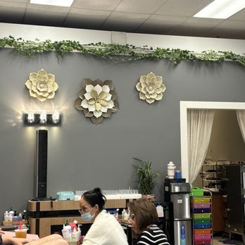 Shangri-La Spa - Lovely atmosphere - Nail Salons Near Me - Petaluma, California Shangri-La Spa - Lovely atmosphere - Nail Salons Near Me - Petaluma, California