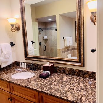 Riverstone Resort & Spa - Bathroom - Hotels Near Me - Pigeon Forge, Tennessee Riverstone Resort & Spa - Bathroom - Hotels Near Me - Pigeon Forge, Tennessee