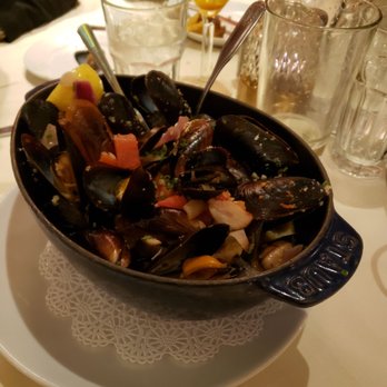 Cooperage Inn - Mussel pot, great broth too! - Comfort Food Near Me - Baiting Hollow, New York