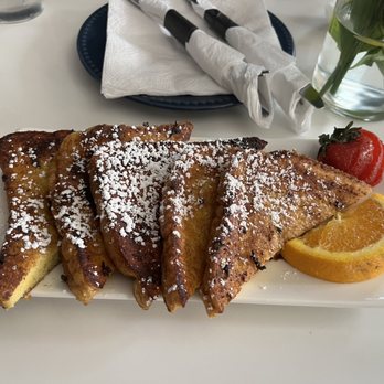 Bleu Fin Bar & Grill - French toast - Seafood Near Me - Brooklyn, New York Bleu Fin Bar & Grill - French toast - Seafood Near Me - Brooklyn, New York