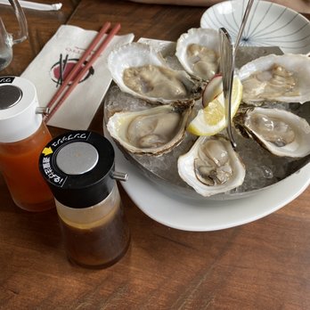 Izakaya Ajimi - East and west coast oysters (2 orders). Super fresh and yuzu sauce is tasty - Izakaya Near Me - Brooklyn, New York Izakaya Ajimi - East and west coast oysters (2 orders). Super fresh and yuzu sauce is tasty - Izakaya Near Me - Brooklyn, New York