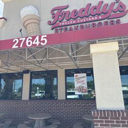 Freddy's Frozen Custard & Steakburgers - Worst restaurant in town