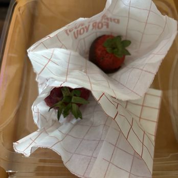 Café Zupas - Chocolate covered strawberries - Soup Near Me - Phoenix, Arizona Café Zupas - Chocolate covered strawberries - Soup Near Me - Phoenix, Arizona