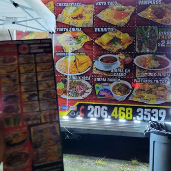 Birrieria Tijuana - Taco truck is well lighted at night - Mexican Near Me - Kirkland, Washington