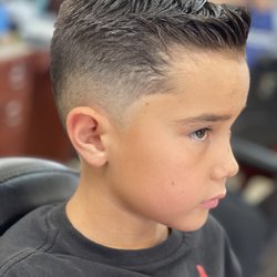 Royal Barber Shop - Skin low fade .