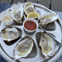 Ruddy Duck Seafood and Alehouse - Plate of the local oysters. Fresh!