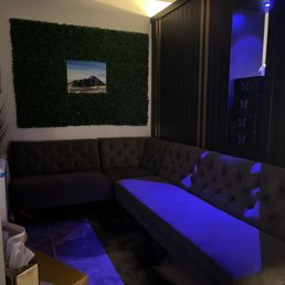 Seating area Seating area