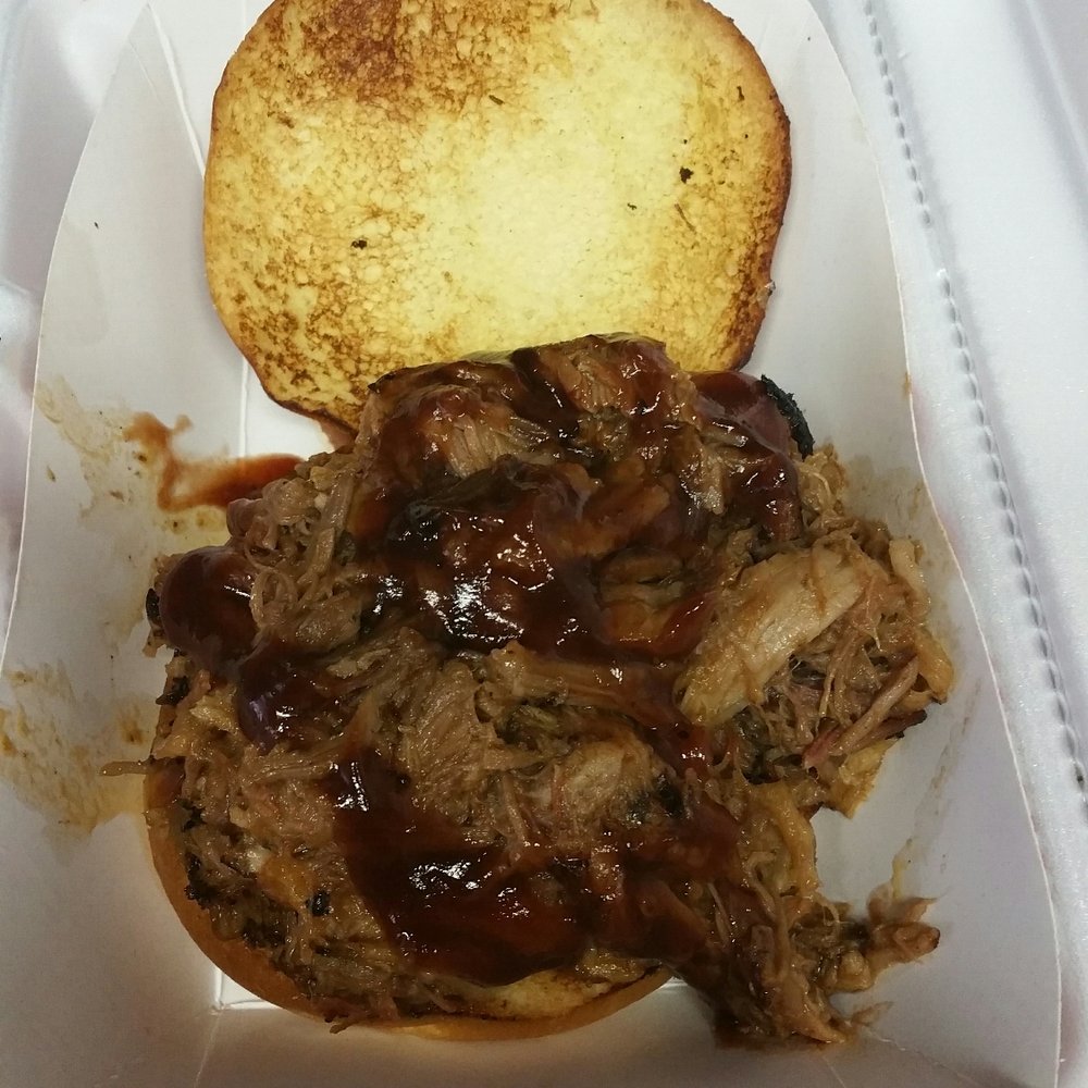 Crave Eatery - BBQ pulled pork - Caterers Near Me - Elkton, Maryland Crave Eatery - BBQ pulled pork - Caterers Near Me - Elkton, Maryland