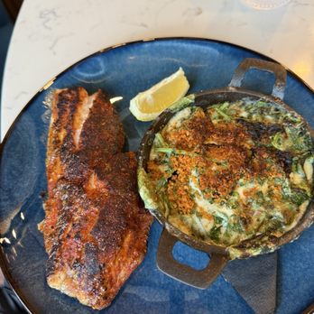 Gallery 41 Water’s Edge Grill - Red snapper with creamed baby spinach - Sandwiches Near Me - Corpus Christi, Texas Gallery 41 Water’s Edge Grill - Red snapper with creamed baby spinach - Sandwiches Near Me - Corpus Christi, Texas