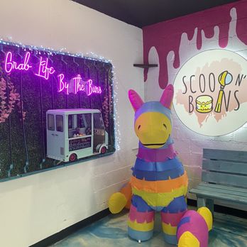 Scoop N’ Buns - Decor - Desserts Near Me - Garland, Texas Scoop N’ Buns - Decor - Desserts Near Me - Garland, Texas