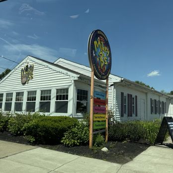 Mickey B's - Restaurants Near Me