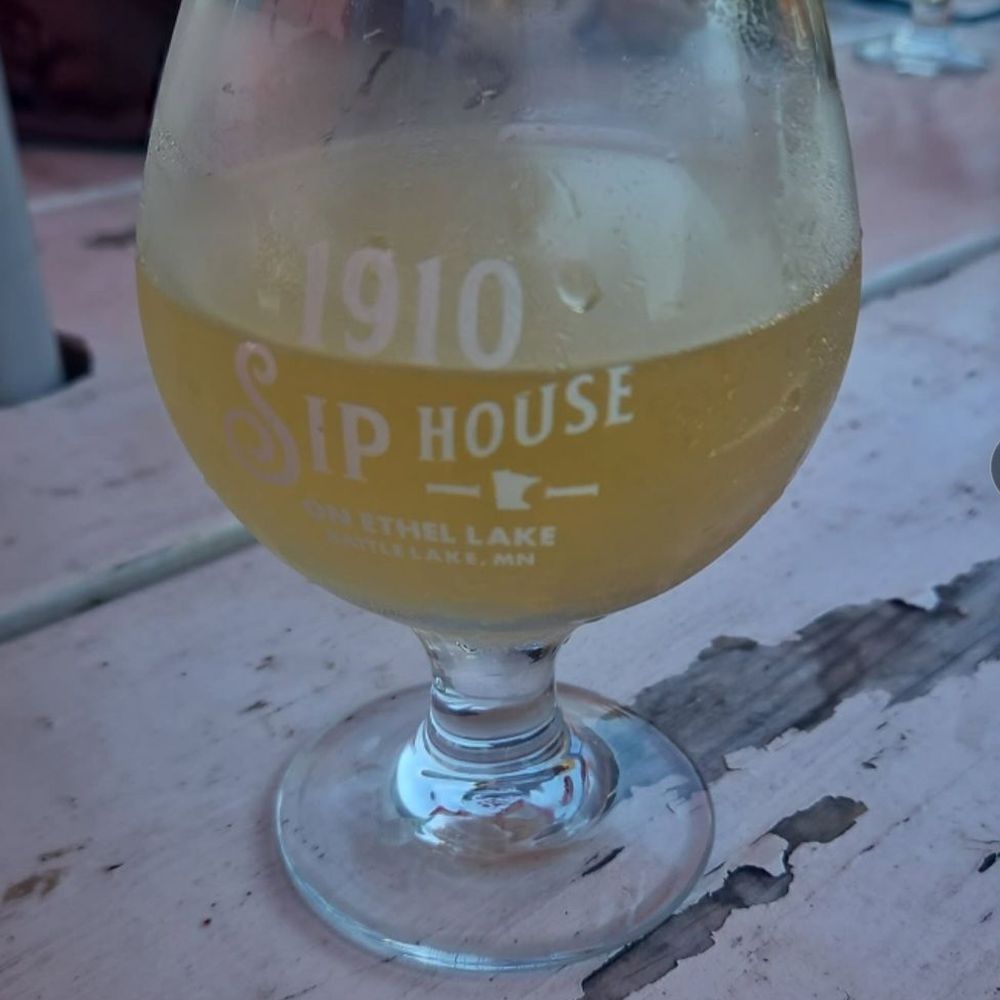 1910 Sip House - This Cider is the Dilly - Cideries Near Me - Battle Lake, Minnesota