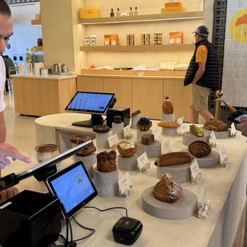Parachute Bakery - That cashier so friendly - Cafes Near Me - San Francisco, California
