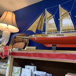 Wishing Well Antiques & Gifts